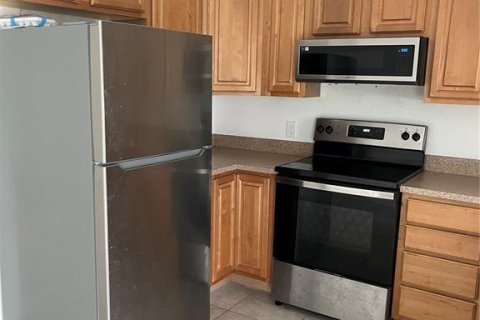 House in Okeechobee, Florida 3 bedrooms, 178.84 sq.m. № 2224851 - photo 8