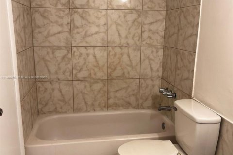 Condominio en venta en Miami, Florida, 1 dormitorio, 76.74 m2 № 1783849 - foto 5