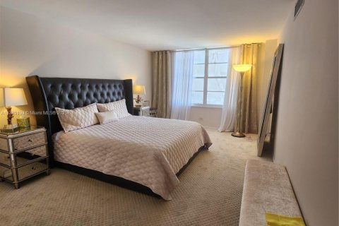 Condo in Sunny Isles Beach, Florida, 2 bedrooms  № 1711096 - photo 17