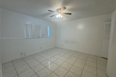 Copropriété à louer à Hollywood, Floride: 1 chambre, 53.14 m2 № 1963173 - photo 8