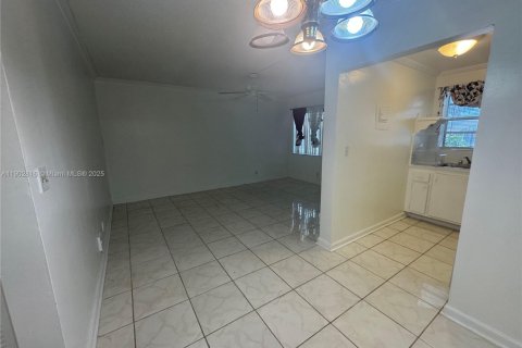 Copropriété à louer à Hollywood, Floride: 1 chambre, 53.14 m2 № 1963173 - photo 13