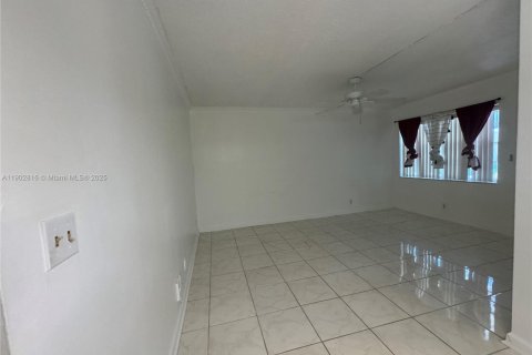 Copropriété à louer à Hollywood, Floride: 1 chambre, 53.14 m2 № 1963173 - photo 14