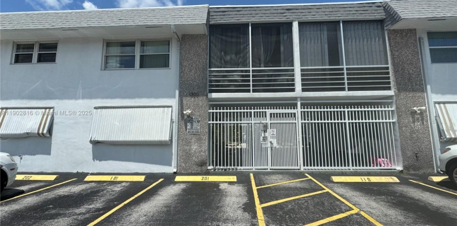 Condo à Hollywood, Floride, 1 chambre  № 1963173