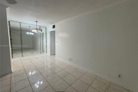 Copropriété à louer à Hollywood, Floride: 1 chambre, 53.14 m2 № 1963173 - photo 7