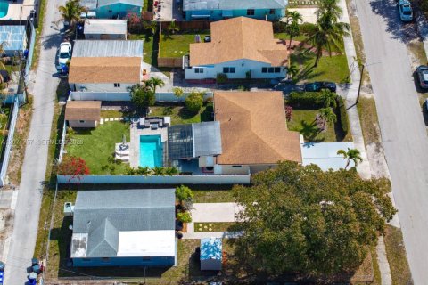 Casa en venta en Hollywood, Florida, 4 dormitorios, 128.67 m2 № 2305354 - foto 25