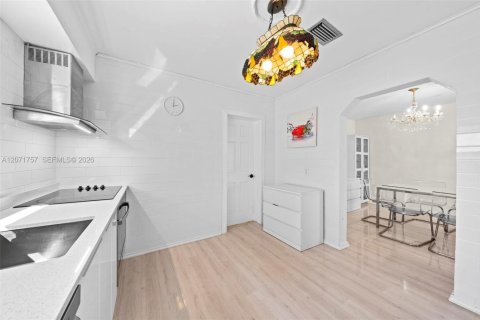Casa en venta en Hollywood, Florida, 4 dormitorios, 128.67 m2 № 2305354 - foto 10