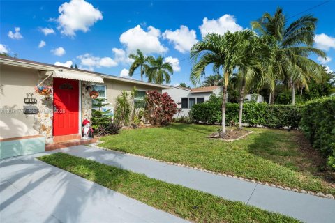 Casa en venta en Hollywood, Florida, 4 dormitorios, 128.67 m2 № 2305354 - foto 20