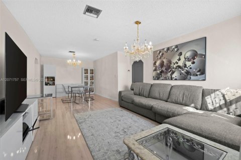 Casa en venta en Hollywood, Florida, 4 dormitorios, 128.67 m2 № 2305354 - foto 6
