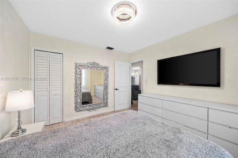 Casa en venta en Hollywood, Florida, 4 dormitorios, 128.67 m2 № 2305354 - foto 14