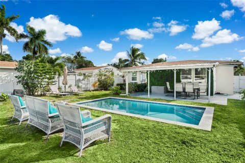 Casa en venta en Hollywood, Florida, 4 dormitorios, 128.67 m2 № 2305354 - foto 2