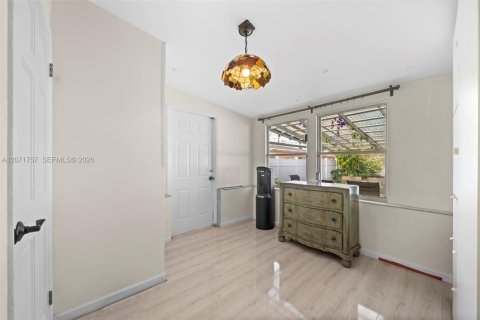 Casa en venta en Hollywood, Florida, 4 dormitorios, 128.67 m2 № 2305354 - foto 18