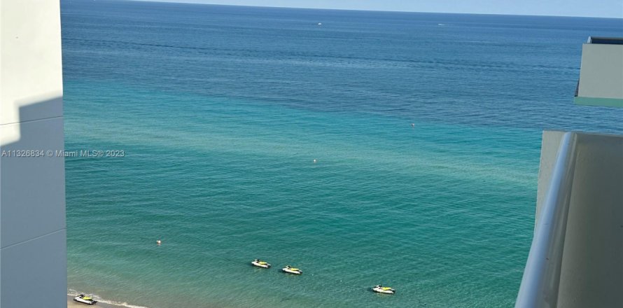 Condo à Hollywood, Floride, 2 chambres № 1985469