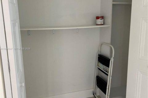 Copropriété à vendre à Miami Lakes, Floride: 2 chambres, 75.81 m2 № 2058398 - photo 9