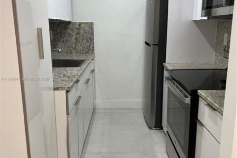 Copropriété à vendre à Miami Lakes, Floride: 2 chambres, 75.81 m2 № 2058398 - photo 4