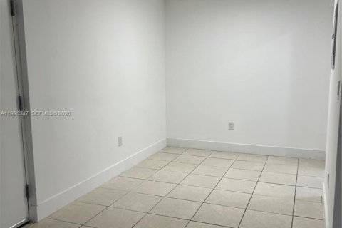 Copropriété à vendre à Miami Lakes, Floride: 2 chambres, 75.81 m2 № 2058398 - photo 3