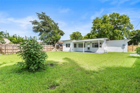 Снять в аренду виллу или дом в Майами-Бич, Флорида 3 спальни, 151.24м2, № 2005815 - фото 19