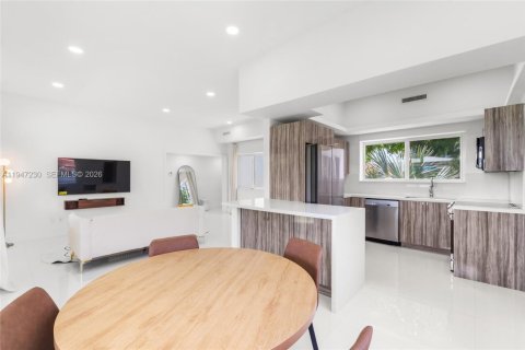 Снять в аренду виллу или дом в Майами-Бич, Флорида 3 спальни, 151.24м2, № 2005815 - фото 6