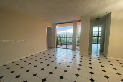 Condominio en alquiler en Miami, Florida, 2 dormitorios, 83.43 m2 № 1952740 - foto 16