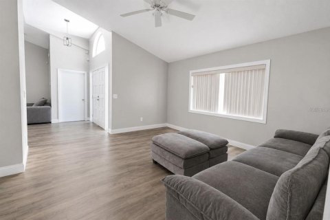 House in Palm Coast, Florida 3 bedrooms, 204.01 sq.m. № 2218528 - photo 15