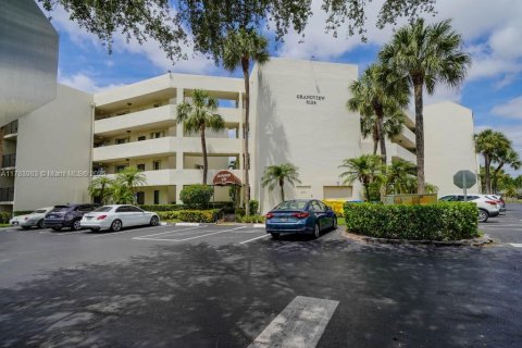 Condo in Lake Worth, Florida, 2 bedrooms  № 1863204 - photo 1