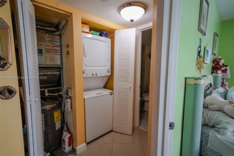Condo in Lake Worth, Florida, 2 bedrooms  № 1863204 - photo 22
