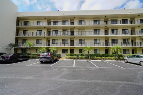 Condo in Lake Worth, Florida, 2 bedrooms  № 1863204 - photo 3