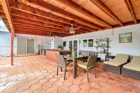 Propiedad comercial en venta en Miami, Florida № 2016187 - foto 10