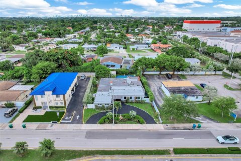 Propiedad comercial en venta en Miami, Florida № 2016187 - foto 3
