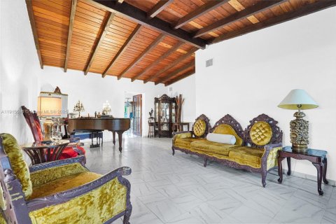 Propiedad comercial en venta en Miami, Florida № 2016187 - foto 6