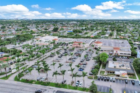 Propiedad comercial en venta en Miami, Florida № 2016187 - foto 18