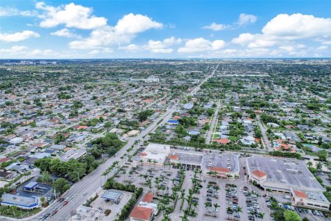 Propiedad comercial en venta en Miami, Florida № 2016187 - foto 17