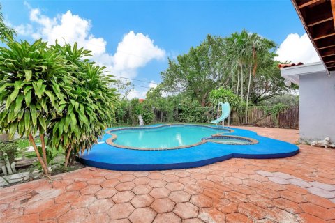 Propiedad comercial en venta en Miami, Florida № 2016187 - foto 11
