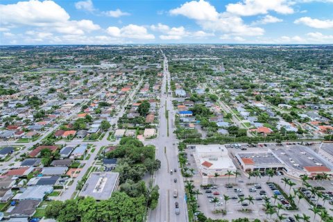 Propiedad comercial en venta en Miami, Florida № 2016187 - foto 15
