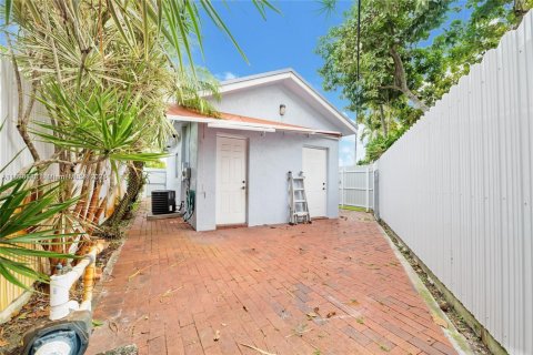 Propiedad comercial en alquiler en Miami, Florida, 1 dormitorio, 46.45 m2 № 1944727 - foto 8