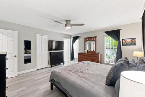 House in Ocala, Florida 3 bedrooms, 152.73 sq.m. № 2220109 - photo 15