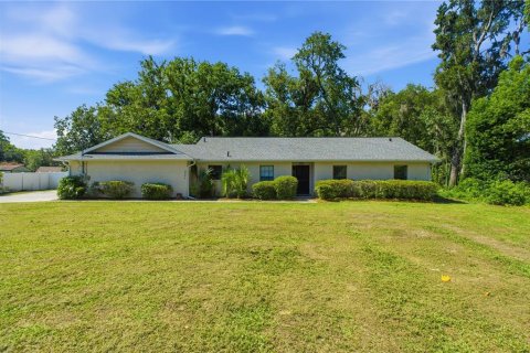 House in Ocala, Florida 3 bedrooms, 152.73 sq.m. № 2220109 - photo 28
