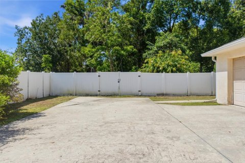 House in Ocala, Florida 3 bedrooms, 152.73 sq.m. № 2220109 - photo 29