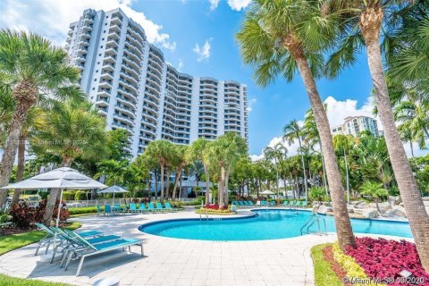 Condo in Aventura, Florida, 2 bedrooms  № 1878848 - photo 1