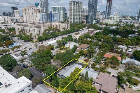 Villa ou maison à louer à Fort Lauderdale, Floride: 2 chambres, 85.19 m2 № 1097592 - photo 1
