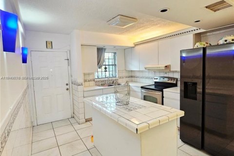 Купить кондоминиум в Хайалиа, Флорида 2 спальни, 83.24м2, № 1997324 - фото 8