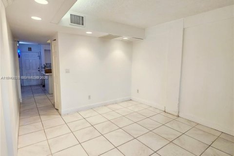 Купить кондоминиум в Хайалиа, Флорида 2 спальни, 83.24м2, № 1997324 - фото 11