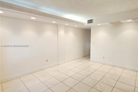 Купить кондоминиум в Хайалиа, Флорида 2 спальни, 83.24м2, № 1997324 - фото 9