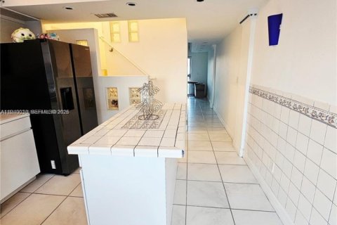 Купить кондоминиум в Хайалиа, Флорида 2 спальни, 83.24м2, № 1997324 - фото 2