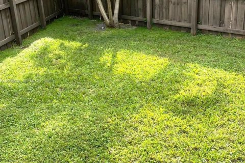 Casa en alquiler en Biscayne Park, Florida, 2 dormitorios, 83.61 m2 № 2058674 - foto 12