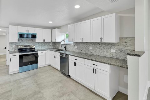 Casa en alquiler en Orlando, Florida, 5 dormitorios, 240.8 m2 № 1877105 - foto 16