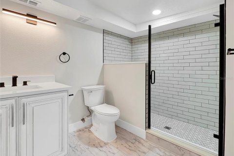 Casa en alquiler en Orlando, Florida, 5 dormitorios, 240.8 m2 № 1877105 - foto 13