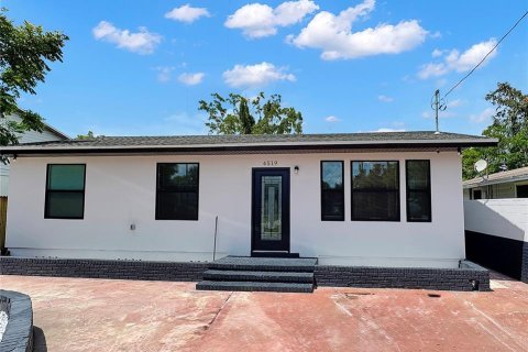 Casa en alquiler en Orlando, Florida, 5 dormitorios, 240.8 m2 № 1877105 - foto 2