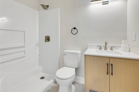 Casa en alquiler en Orlando, Florida, 5 dormitorios, 240.8 m2 № 1877105 - foto 9