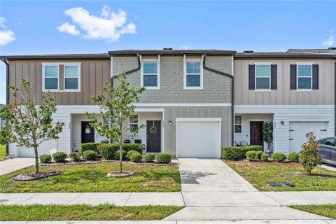 Townhouse in Davenport, Florida 3 bedrooms, 130.43 sq.m. № 1760528 - photo 2