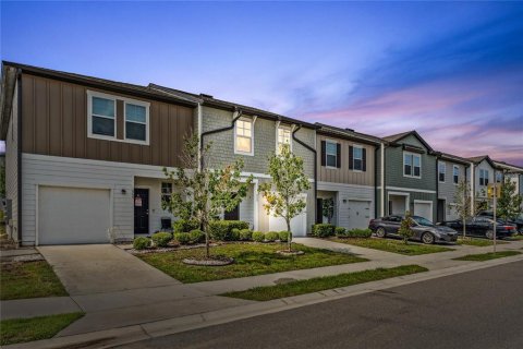 Townhouse in Davenport, Florida 3 bedrooms, 130.43 sq.m. № 1760528 - photo 1
